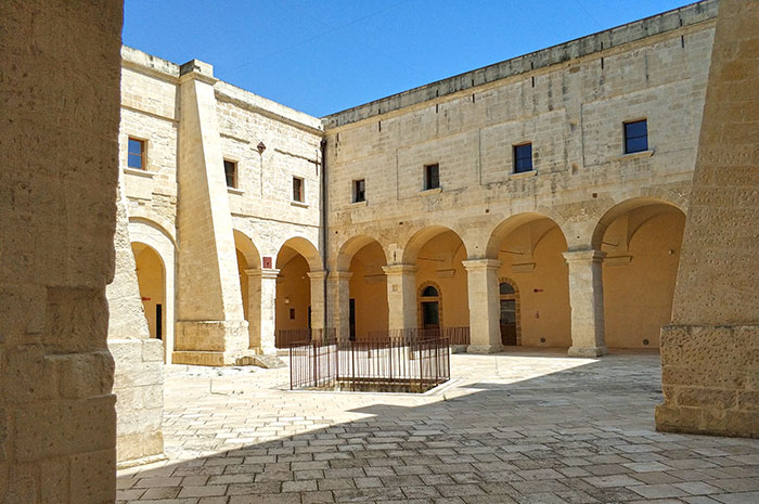 Lecce - Chiostro Agostiniani