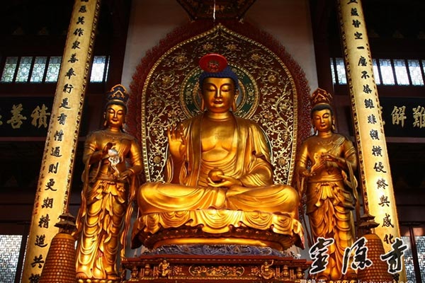 Buddha in lingyin temple